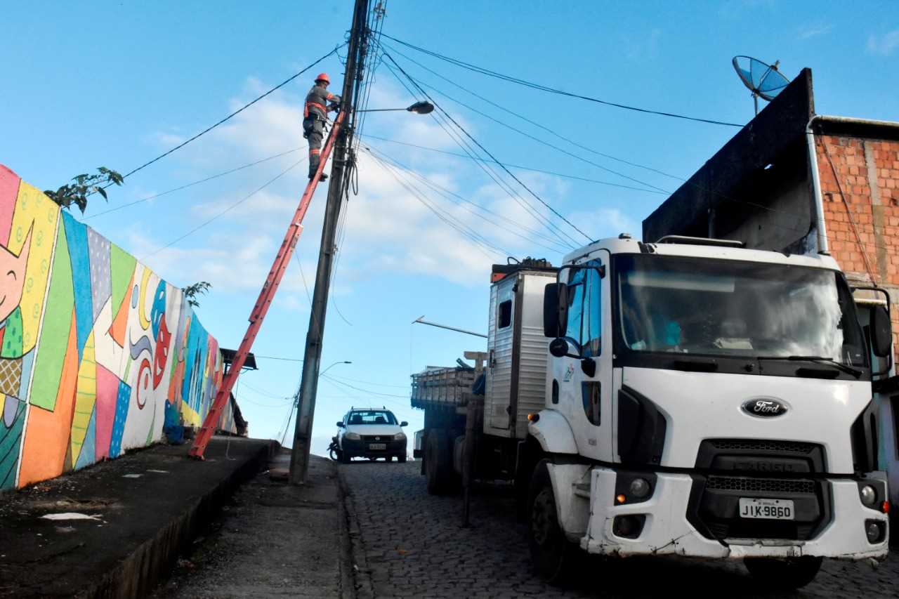 Camacã: Prefeitura começa a implantar Luminária de Tecnologia LED em toda a cidade